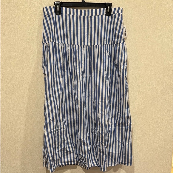 Old Navy Dresses & Skirts - Old Navy White and Blue A-Line Midi Skirt and Top, new ✨!